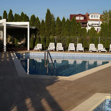 Azure Premium Basen Zewnętrzny Z Leżakami, Jacuzzi