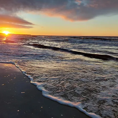 Azure Premium Basen Zewnętrzny Z Leżakami, Jacuzzi Apartament Kołobrzeg