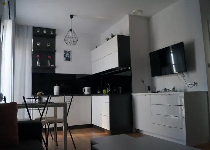 Azure Premium Basen Zewnetrzny Z Lezakami, Jacuzzi Appartement Kołobrzeg